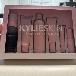 Kylie Cosmetics Skincare Collection - Soft Pink